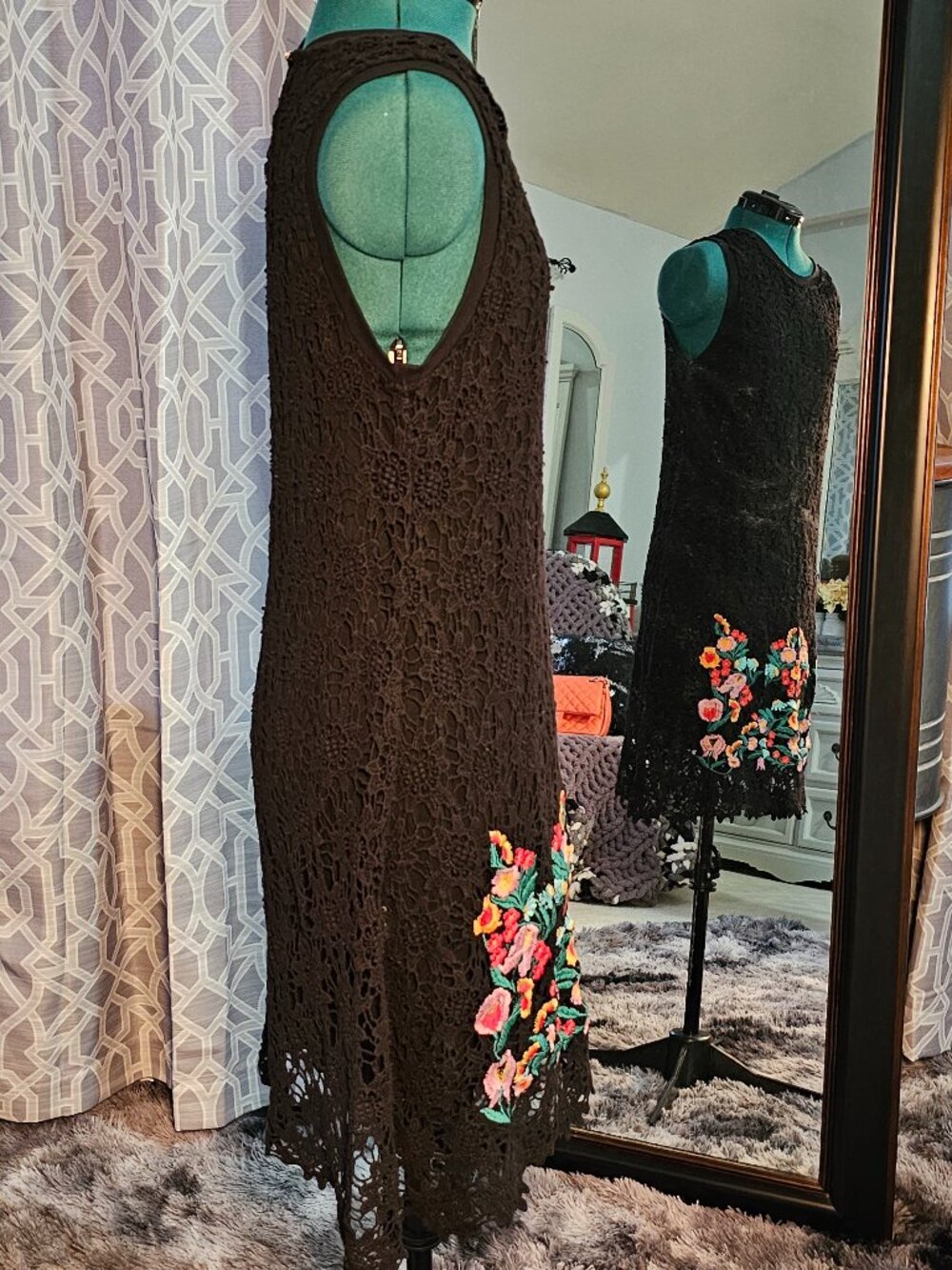 Neiman Marcus Embroidered Black Sleeveless Textured Dress – Size L - Picture 4 of 7